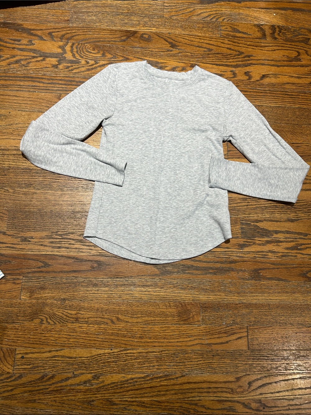 American Eagle Outfitters Light Heather Gray Long-Sleeve Tee
